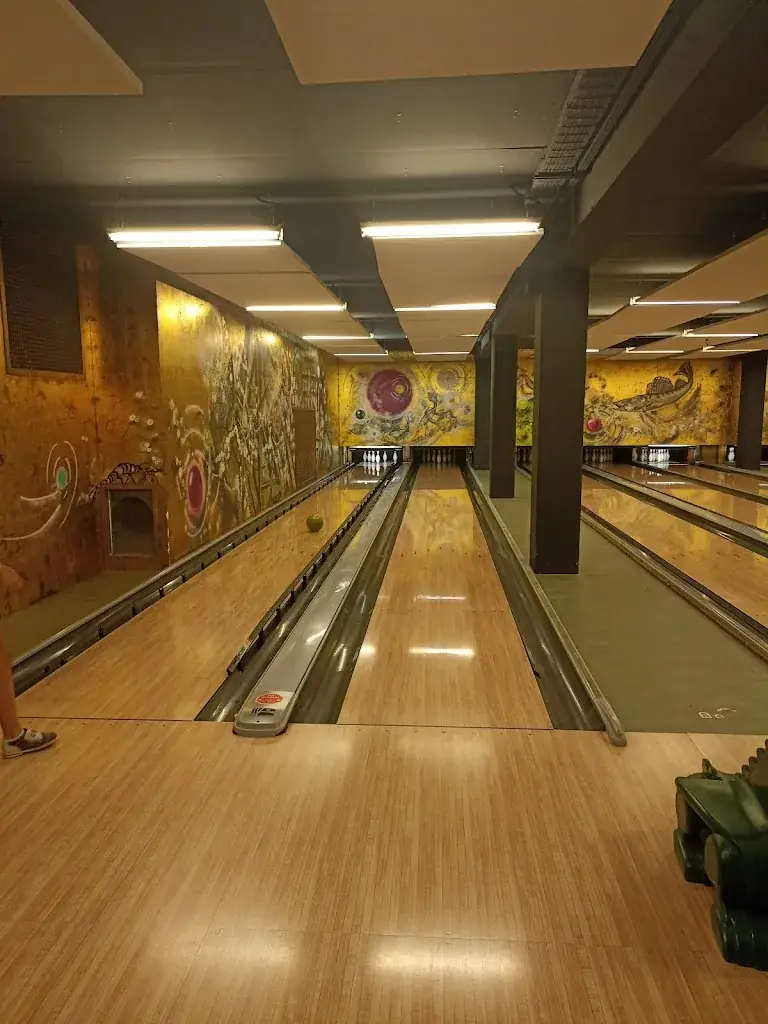 Sylvaine RABINIAUX_Bowling RhinOr Palace_Algolsheim_review