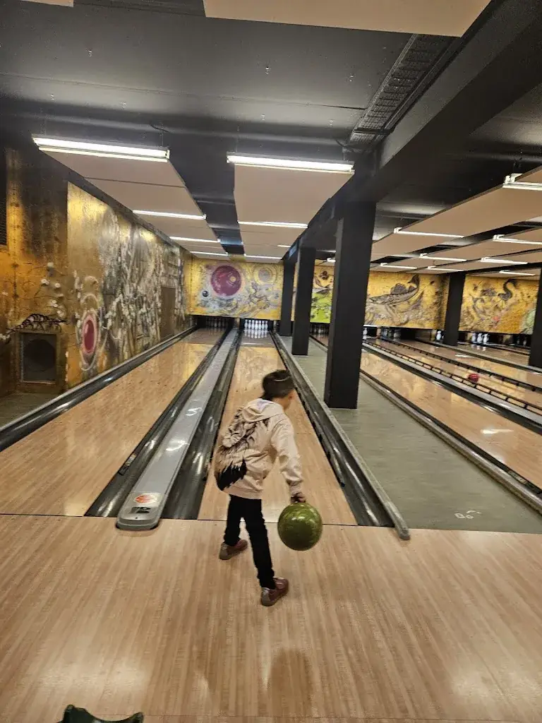 Ferda Erman_Bowling RhinOr Palace_Algolsheim_review