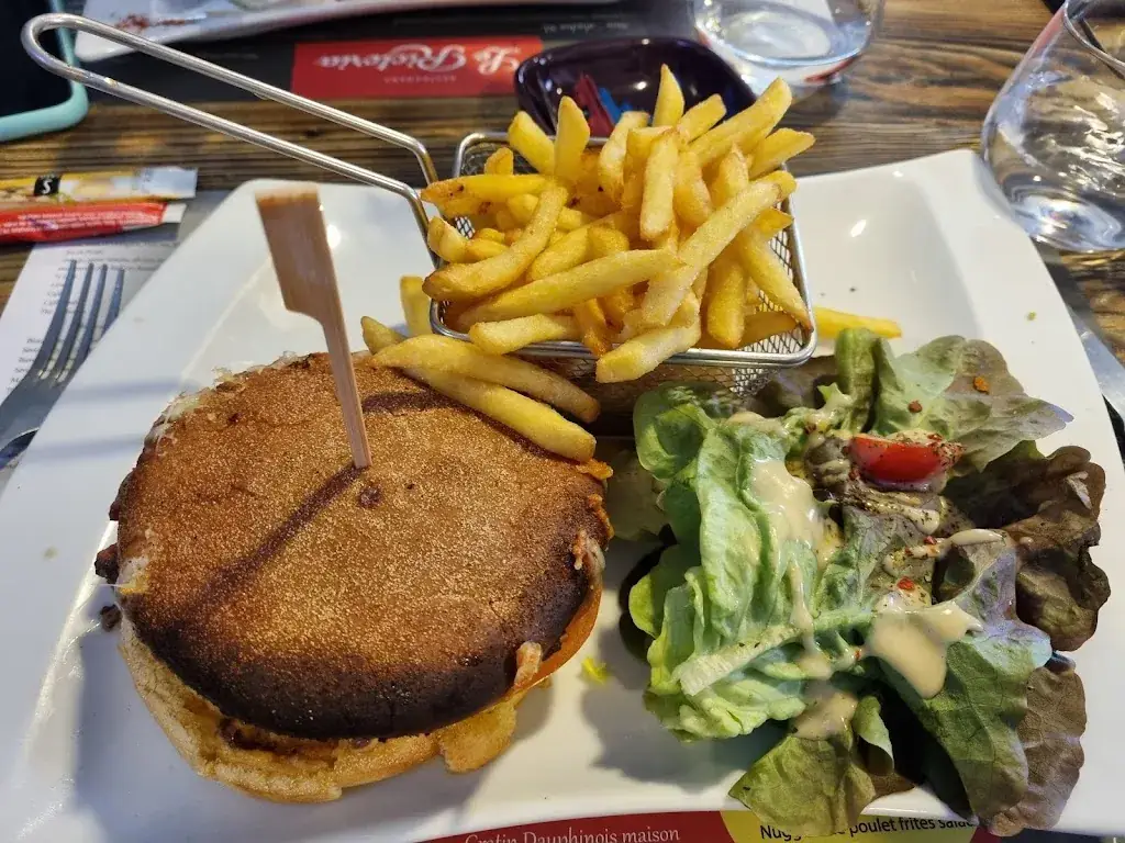 Le Rictoria_Champagne-au-Mont-d'Or_slider_image_2