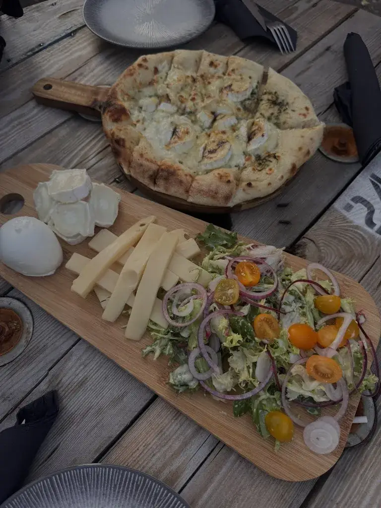 Bélinda Issaadi_LE QG_Ars-sur-Moselle_recensione