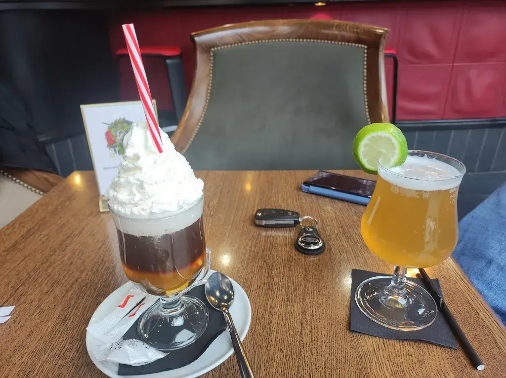 Claire Gebus_Sofy's Bar_Amnéville_review