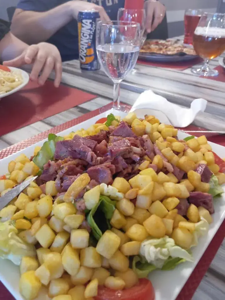 Le Charlemagne_Attigny_slider_image_3