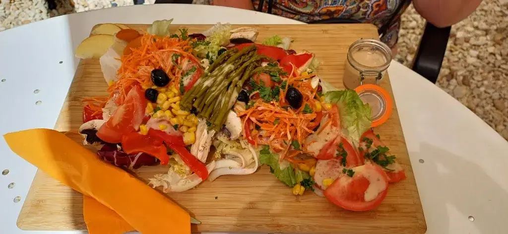 Caron Valerie_Écluse n°5 d'Attigny_Attigny_review