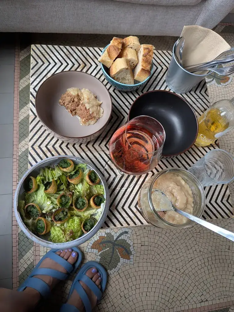 Karyna Azarian_Le Recommandé - Bar à dégustation_Avize_review