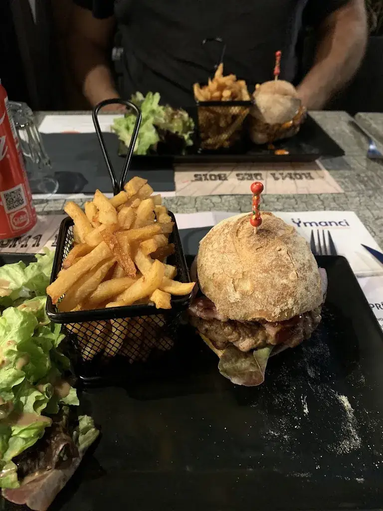 Cee Cee_Les 3 petits cochons - Restaurant à Champeix - pizza•burgers_Champeix_review