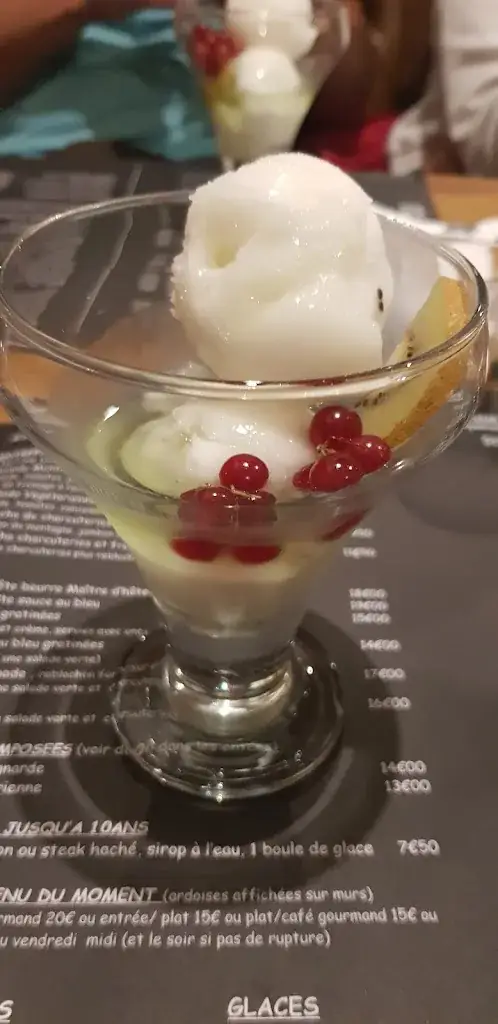 Leyla Mourad_Ici...ou chez vous_Allevard_review