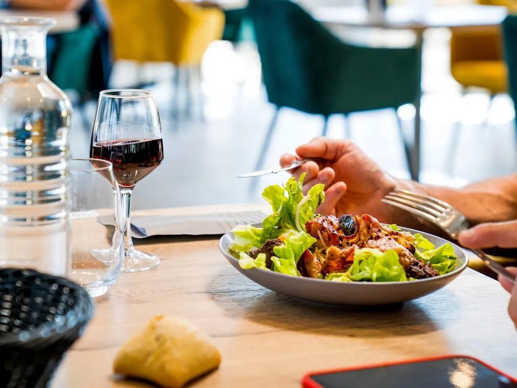 LE REVELLONS_Chanas_slider_image_2