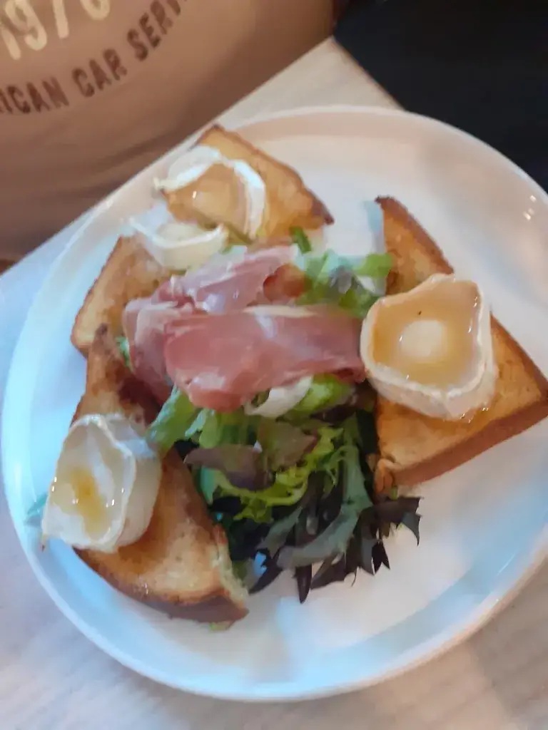 gwenaelle ballerat_Le Faubourg_Hagondange_review