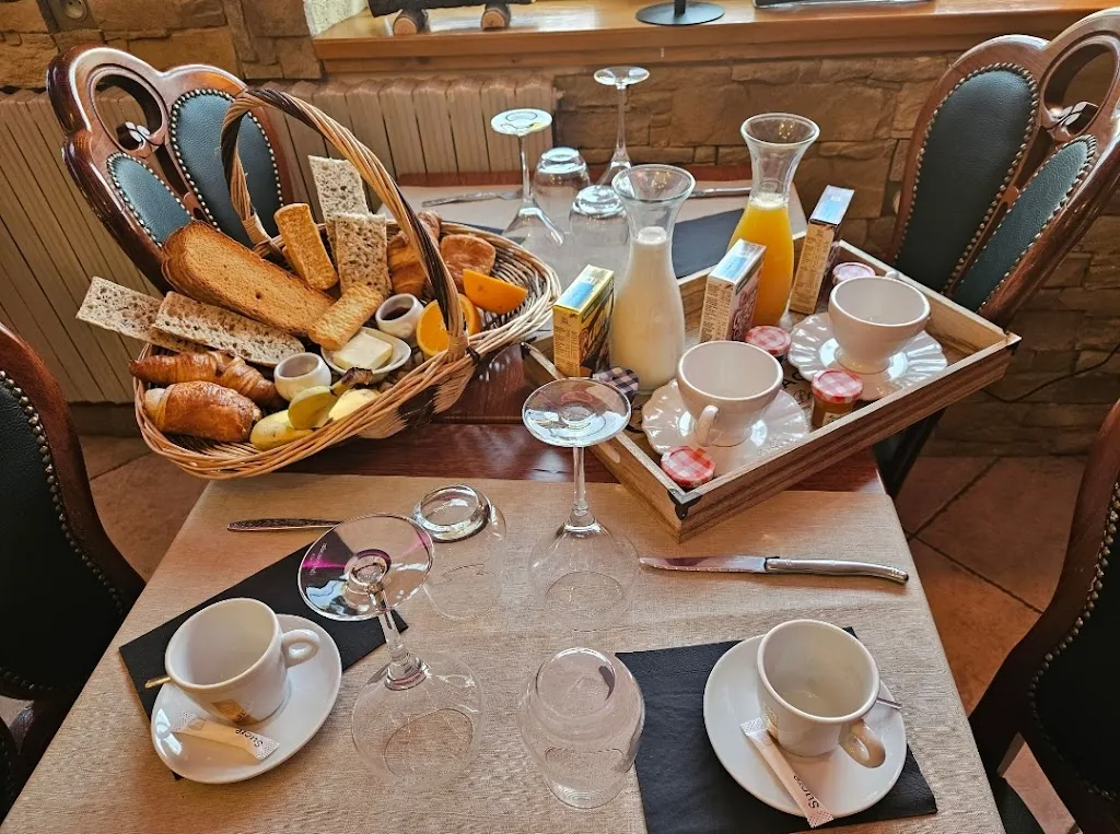 Restaurant Les 2 Gros_Pierre-Percée_slider_image_3