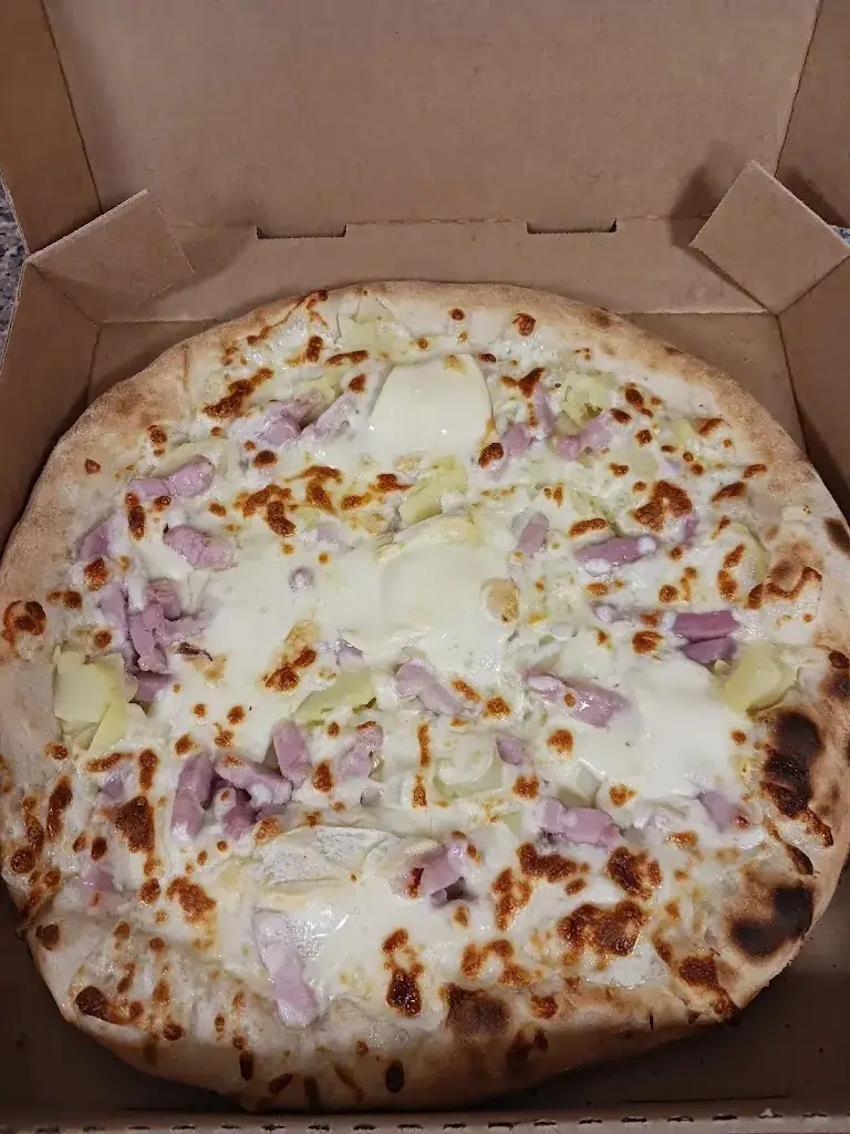 Menu_pizza champi_Chapdes-Beaufort_image_3