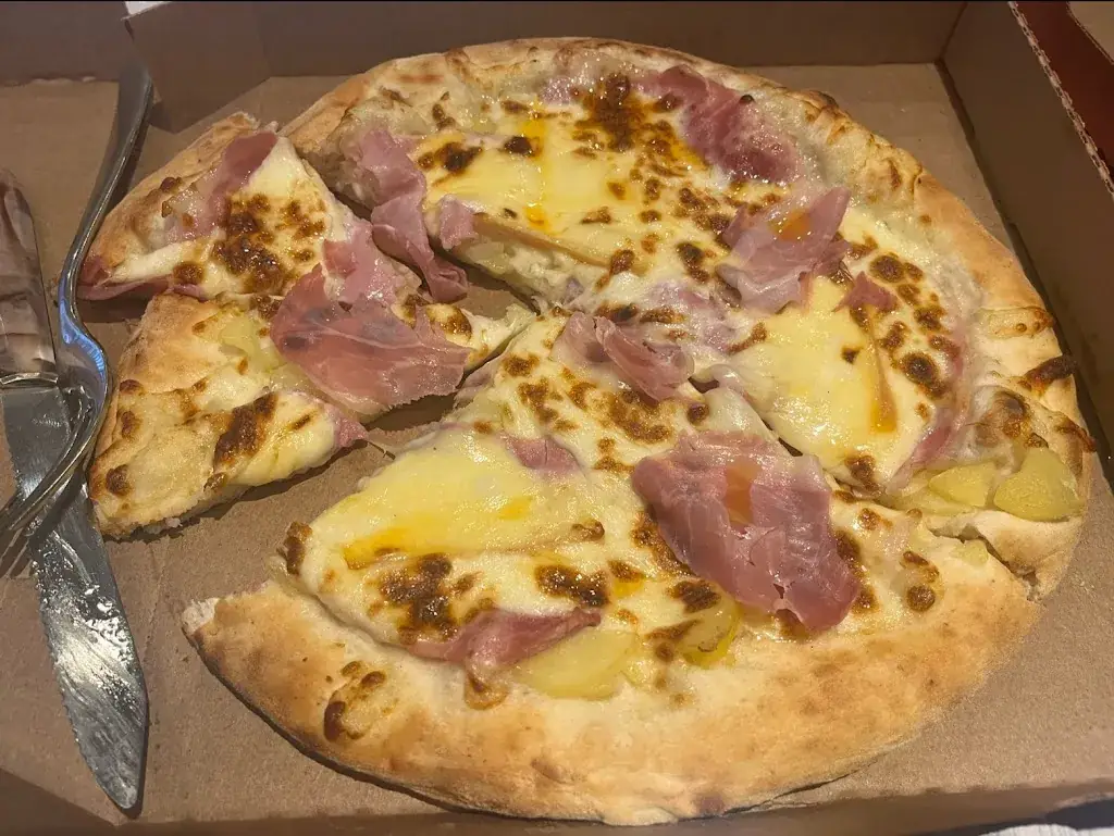 pizza champi_Chapdes-Beaufort_slider_image_2