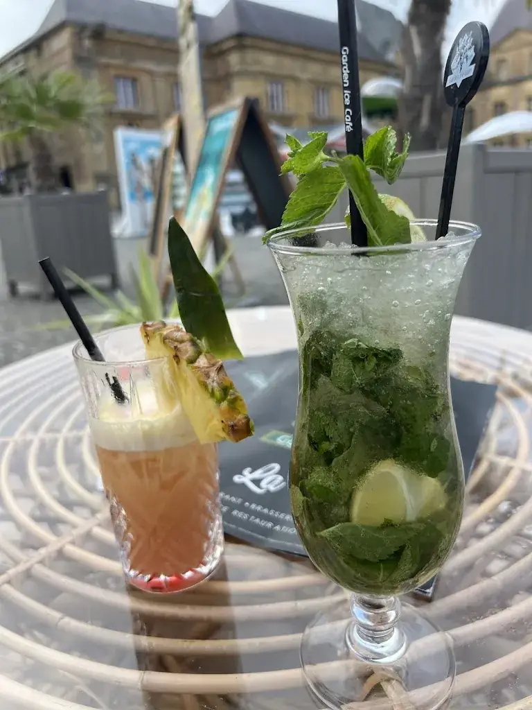 Guillermo Guillen_Garden ice café_Charleville-Mézières_review