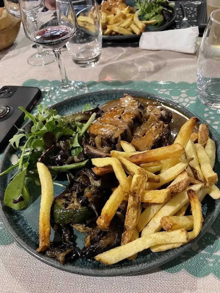 Corentit Jumeaux_Restaurant - Hôtel - Traiteur : Auberge du Cheval Blanc 08_Ayvelles_recensione