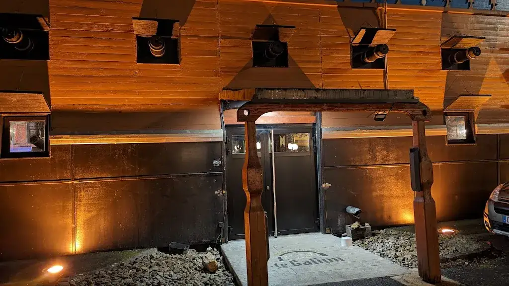 Leo Benkel_Le Galion_Charleville-Mézières_review