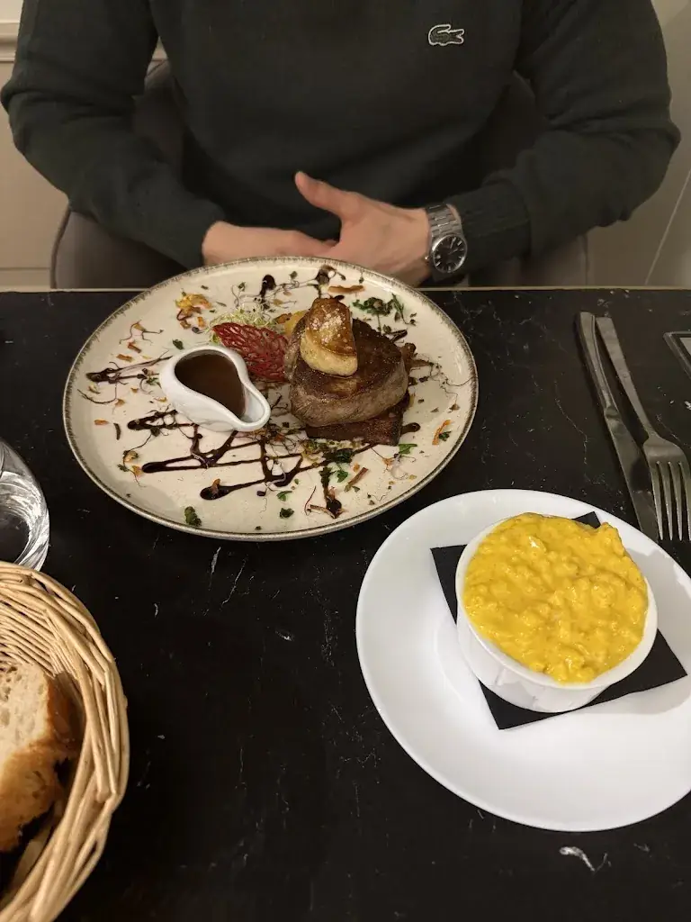 Léa Vigouret_Restaurant @ Hôtel-Restaurant Le Baron_Crémieu_review