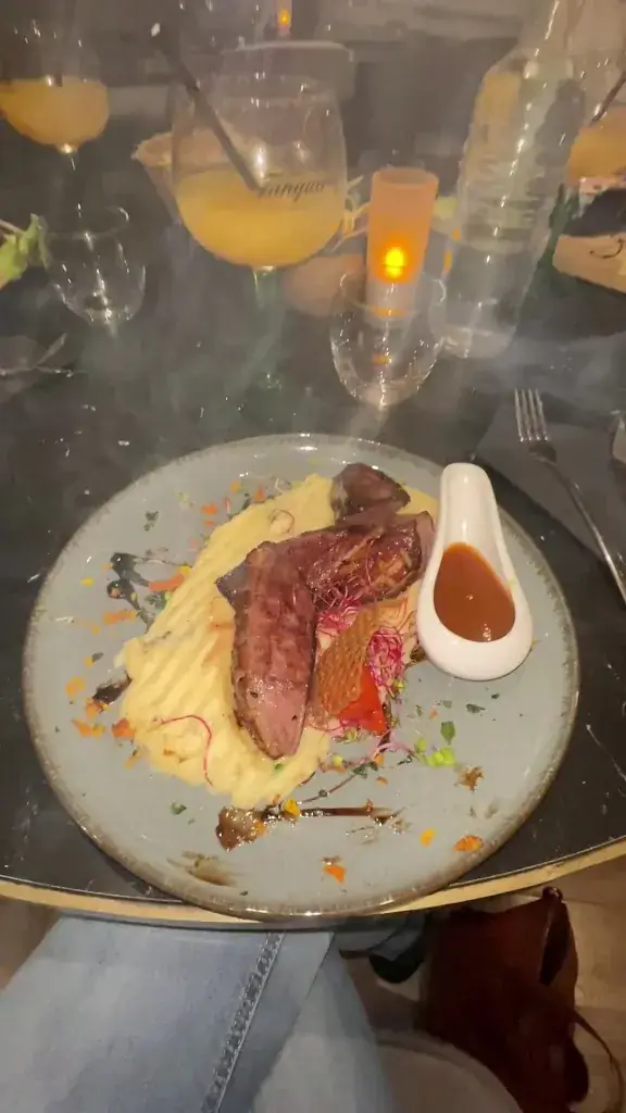 Restaurant @ Hôtel-Restaurant Le Baron_Crémieu_slider_image_2