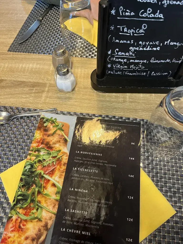 Charlotte_MII 991_Vôge-les-Bains_review