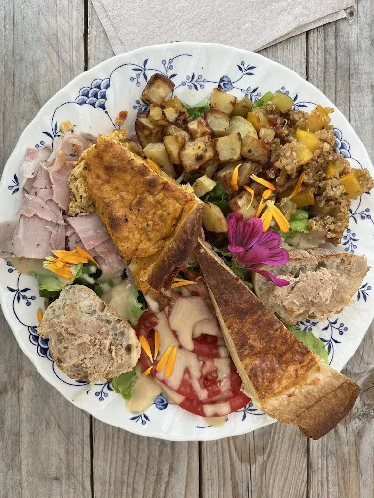 Christèle Muller_Ô P'tit creux du jardin_Vôge-les-Bains_review