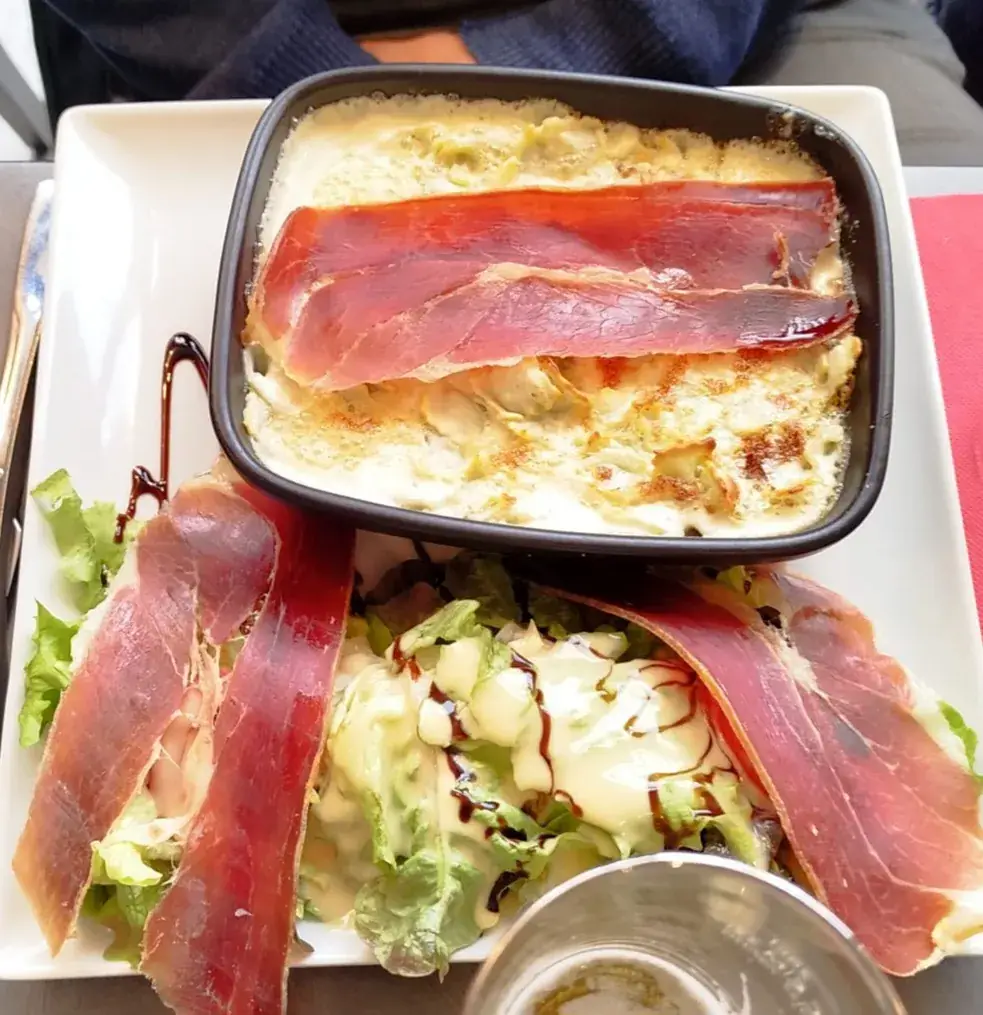 Camille Gallicet_Les Terrasses des Augustins_Crémieu_review