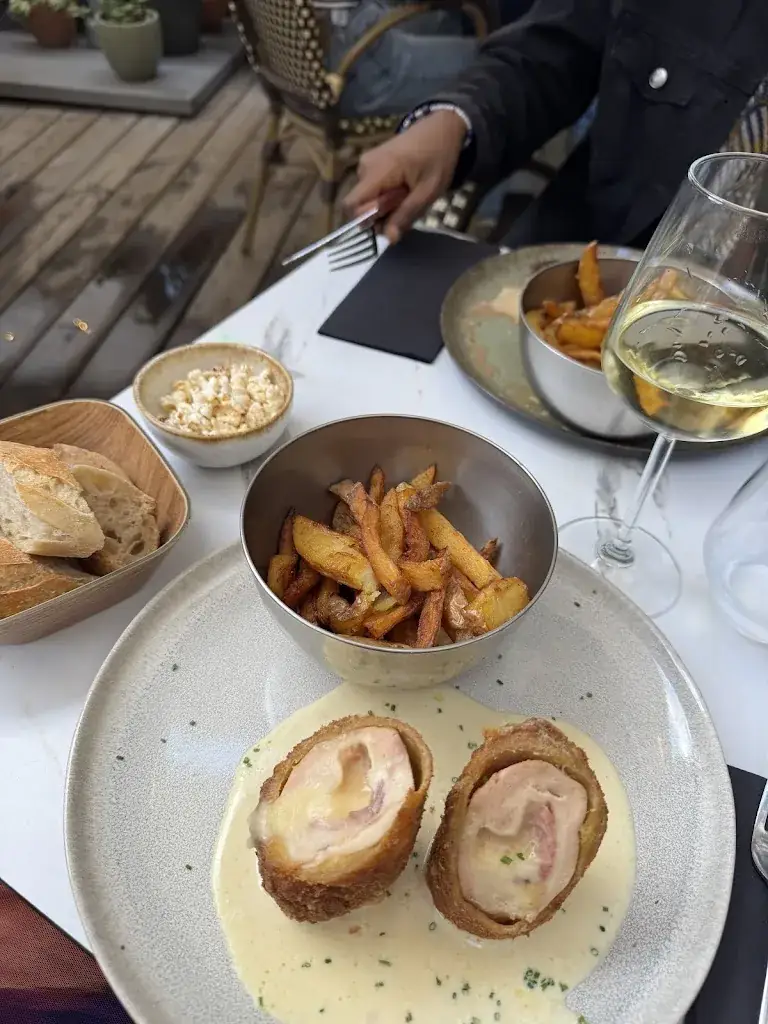 Rose Mendy_Wallace_Nancy_review