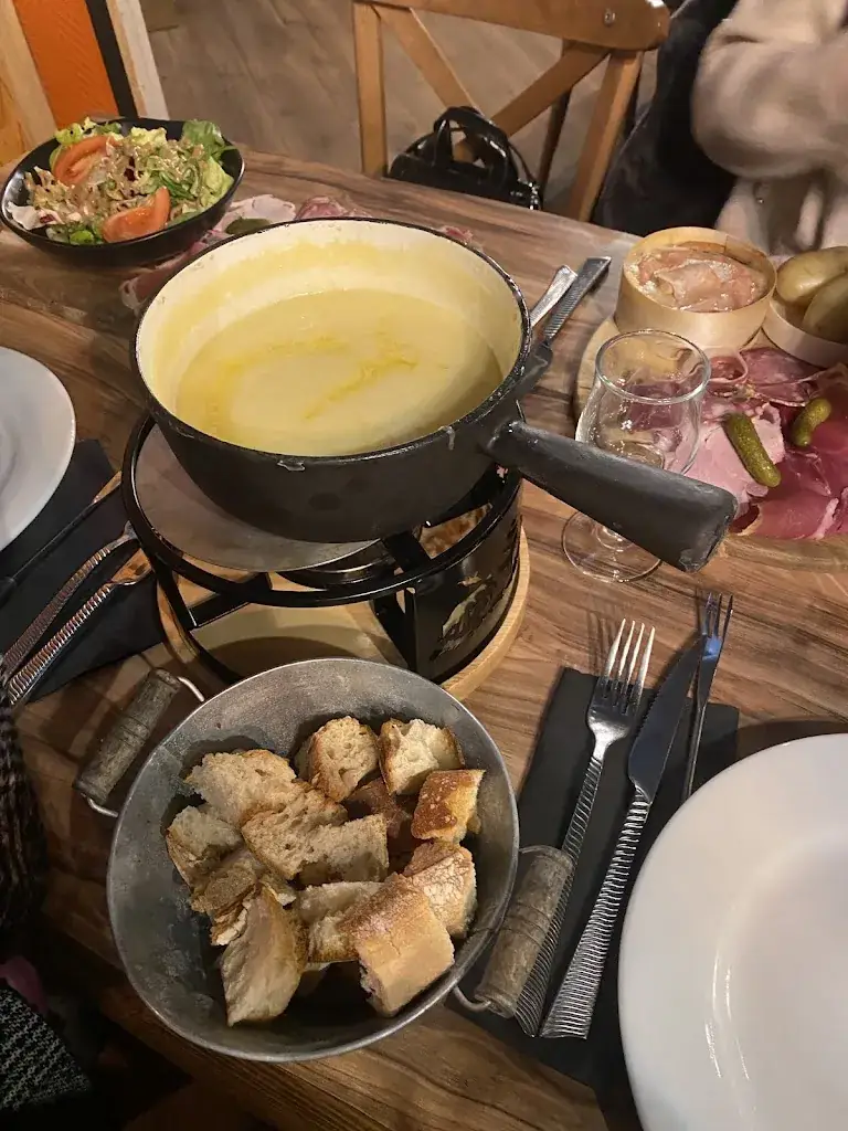 Marina Galabrun_La Station_Villemoirieu_review