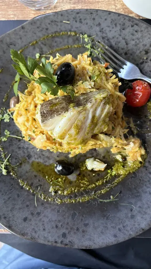 Sha La Bap_Moustache_Luxembourg_review