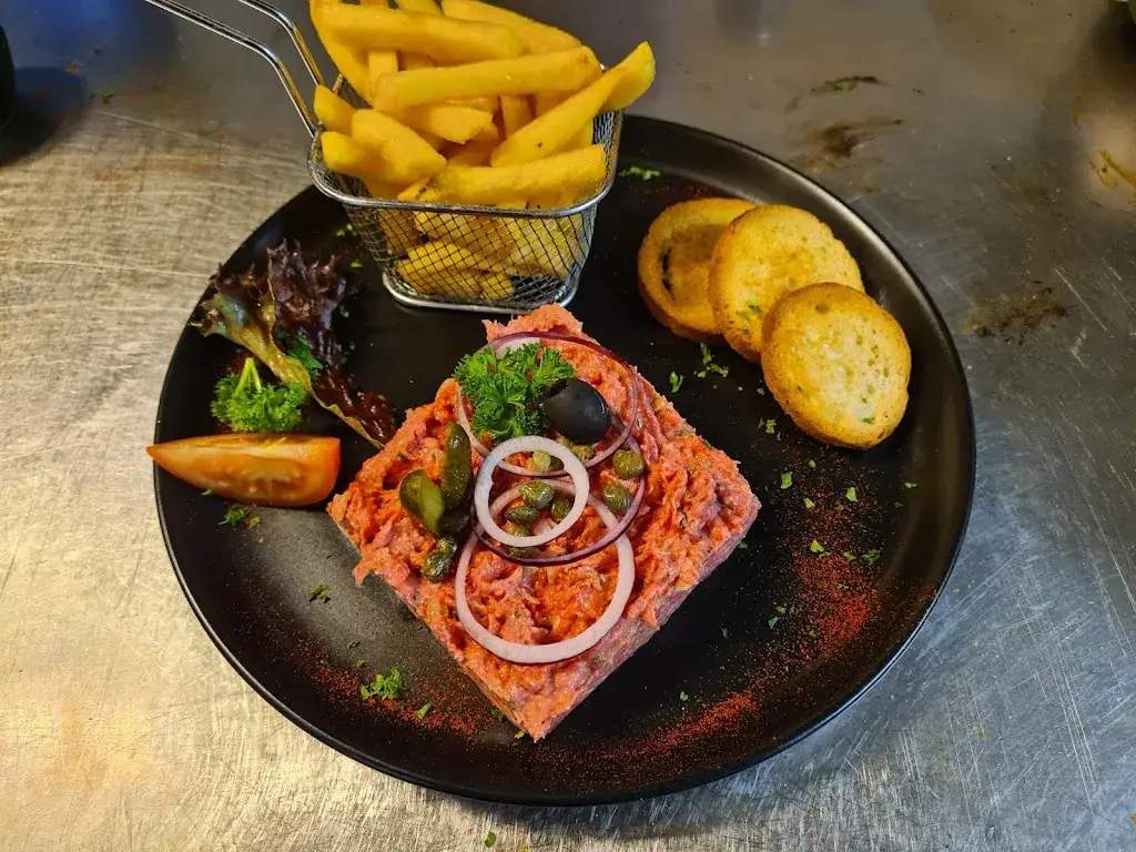 Menu_Restaurant Mise en scène , Grillades , steak sur Pierre chaude . Cuisine française ._Luxembourg_immagine_1