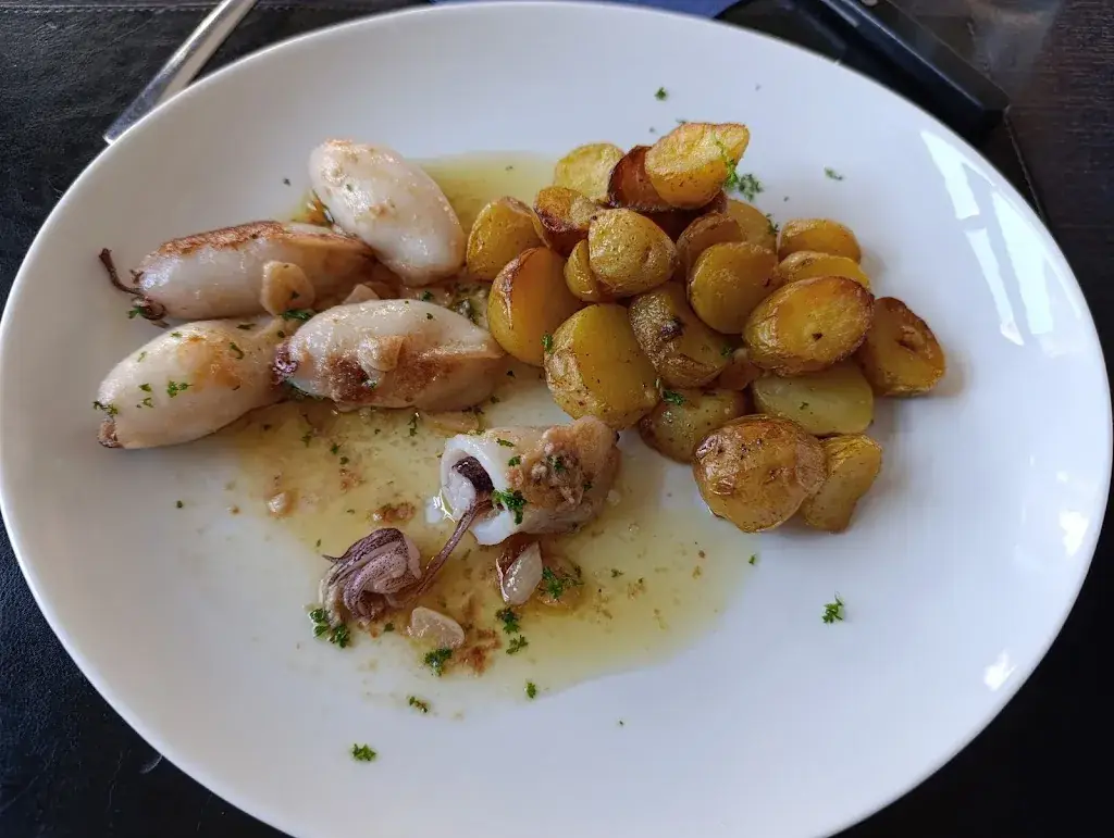 Nikola Konjusak_Restaurant Mise en scène , Grillades , steak sur Pierre chaude . Cuisine française ._Luxembourg_recensione