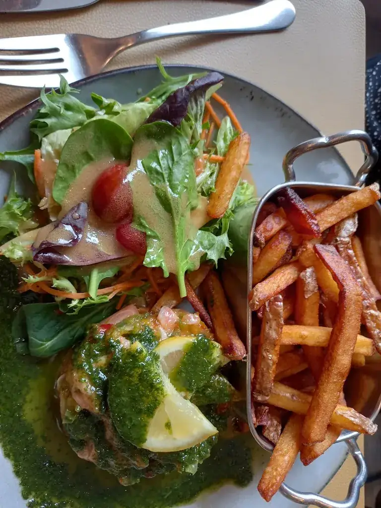 Mireille ANTAR BEGLIOMINI_Restaurant Le Bazeilles_Toulon_review