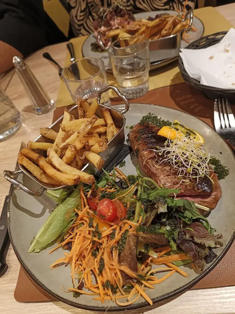 Restaurant Le Bazeilles_Toulon_slider_image_3