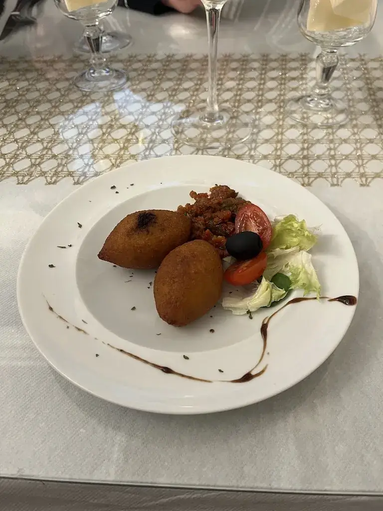 Max Ma_Le Palais Dervich SARL_Sedan_avis