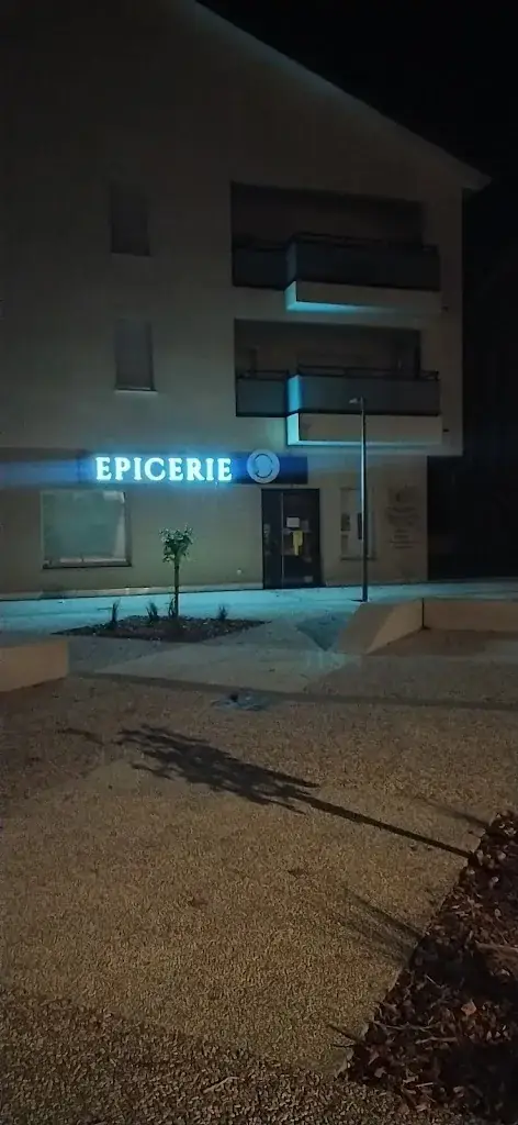 Viktoria Pozdnyakova_O'comptoir des Saveurs - Épicerie_Chamagnieu_recensione