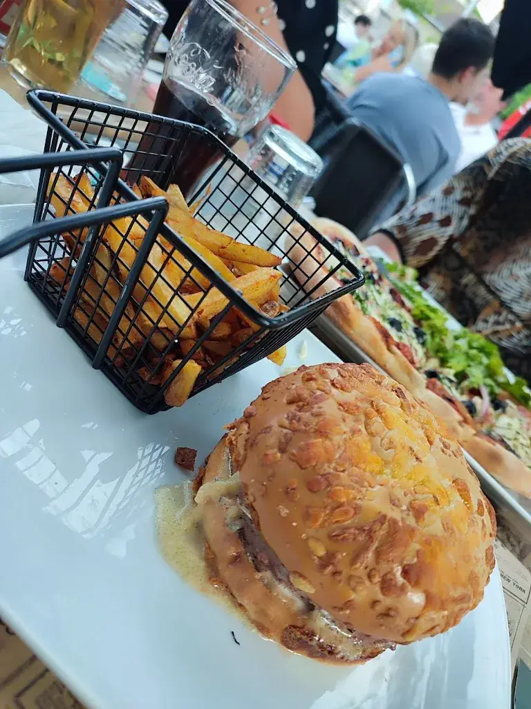 Flo “Flow” M_L'Escale Restaurant - Brasserie Allevard_Allevard_review