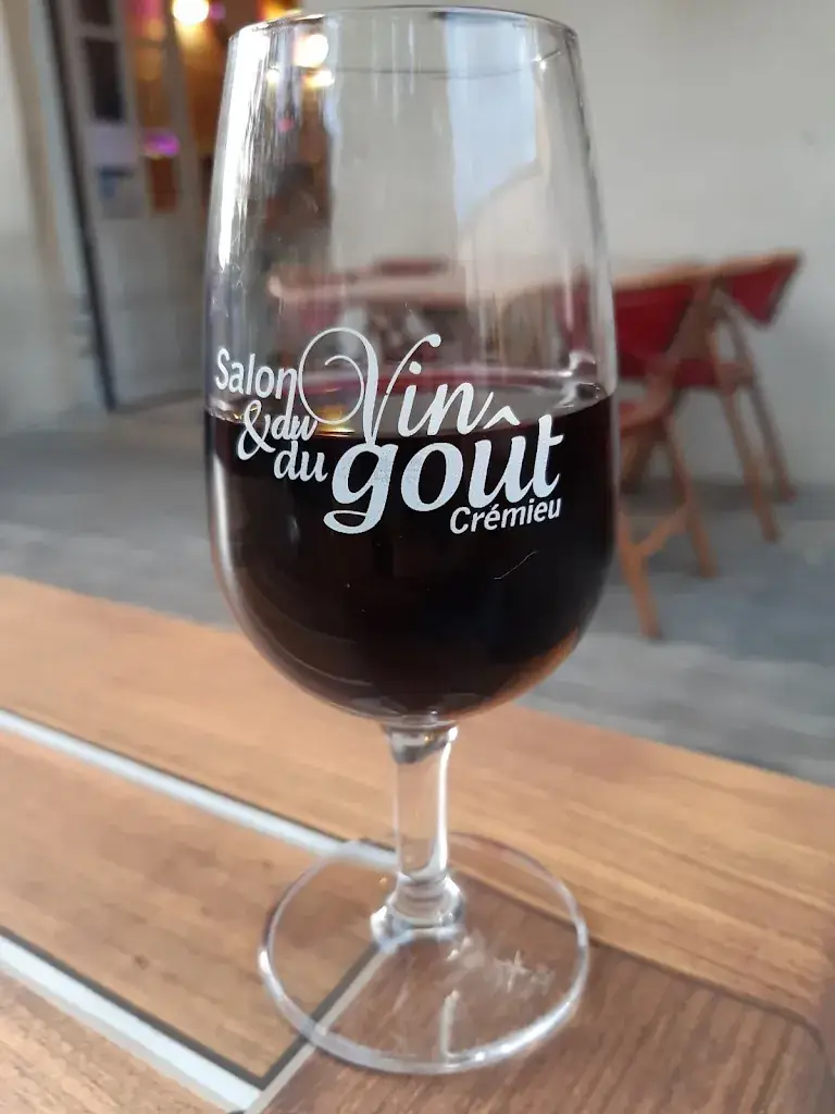 Martine Grant_RELAIS DU CLOITRE_Crémieu_review