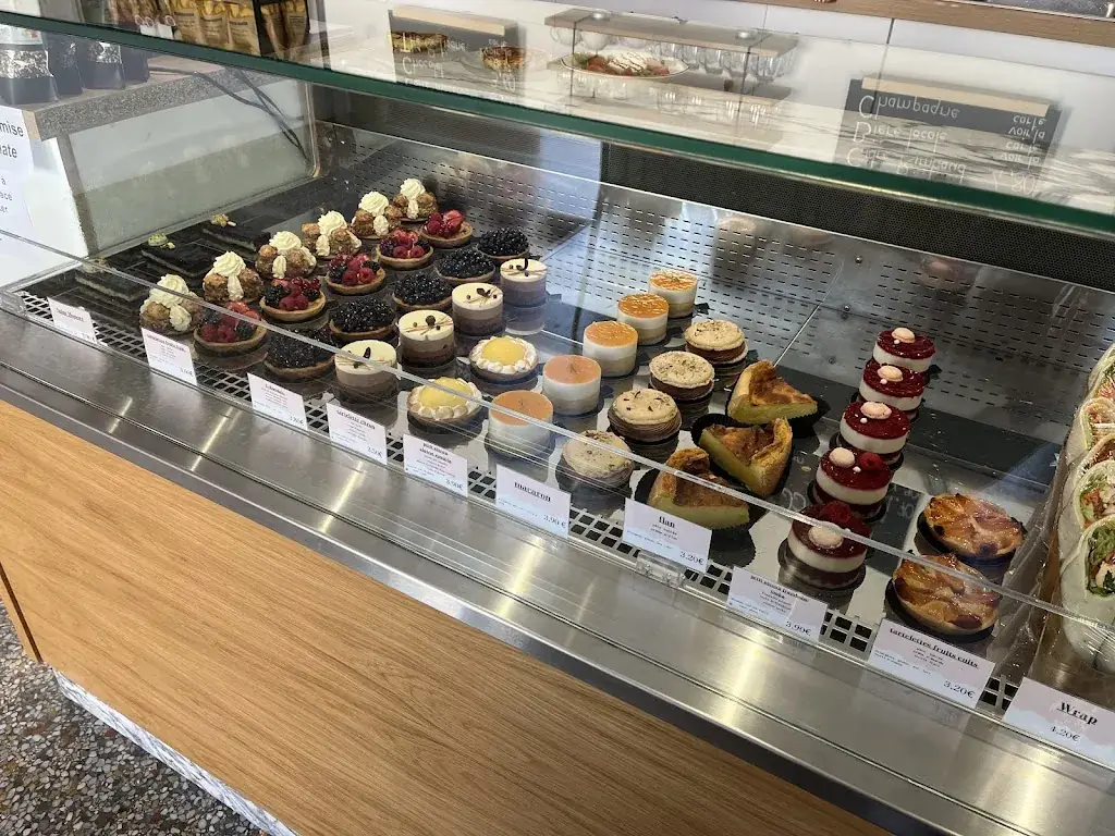 Michał Kochanowicz_Comme à la maison_Warmeriville_review