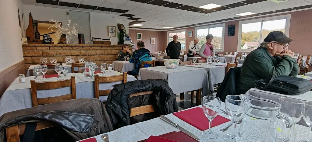 Richard .G_Restaurant Au Bois Joli_Saint-Hilaire-de-Brens_review