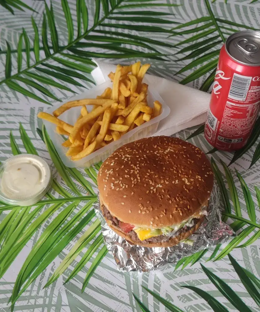 Marie-Georges ALCINDOR_L'Ile Aux Sandwichs Restauration rapide_Bar-le-Duc_review