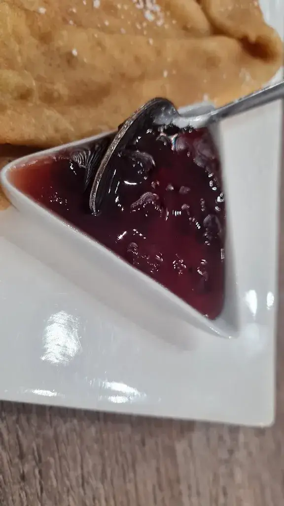 Fabrice Perrin_Paus' Café_Bar-le-Duc_review