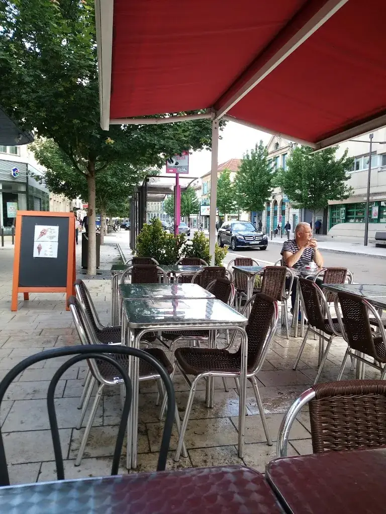 Paus' Café restaurant in Bar-le-Duc