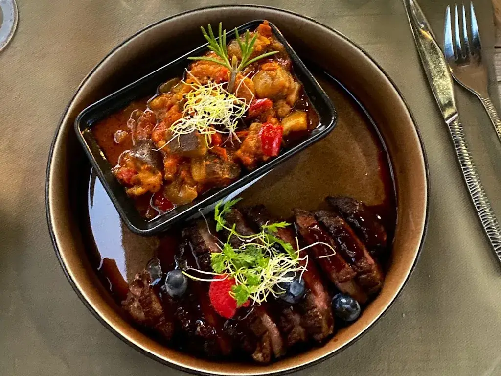 Jennifer Leinweber_L'éclosion_Chapareillan_review