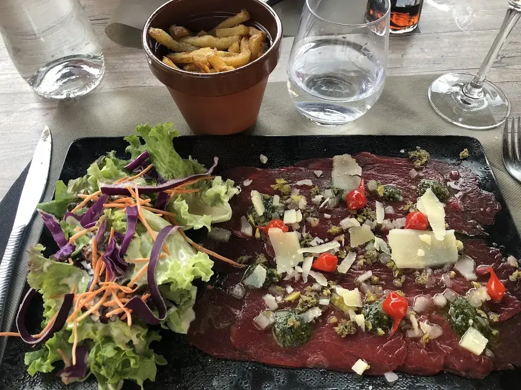 Esben Elmer_L'éclosion_Chapareillan_review