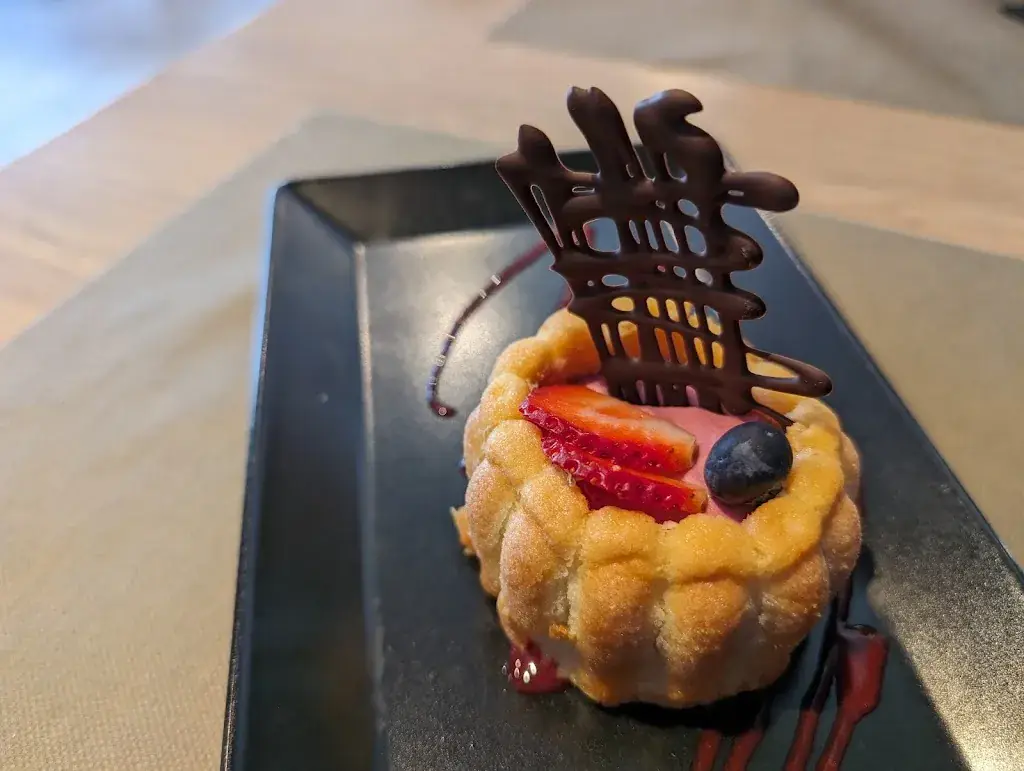 Tyler Clark_L'éclosion_Chapareillan_review