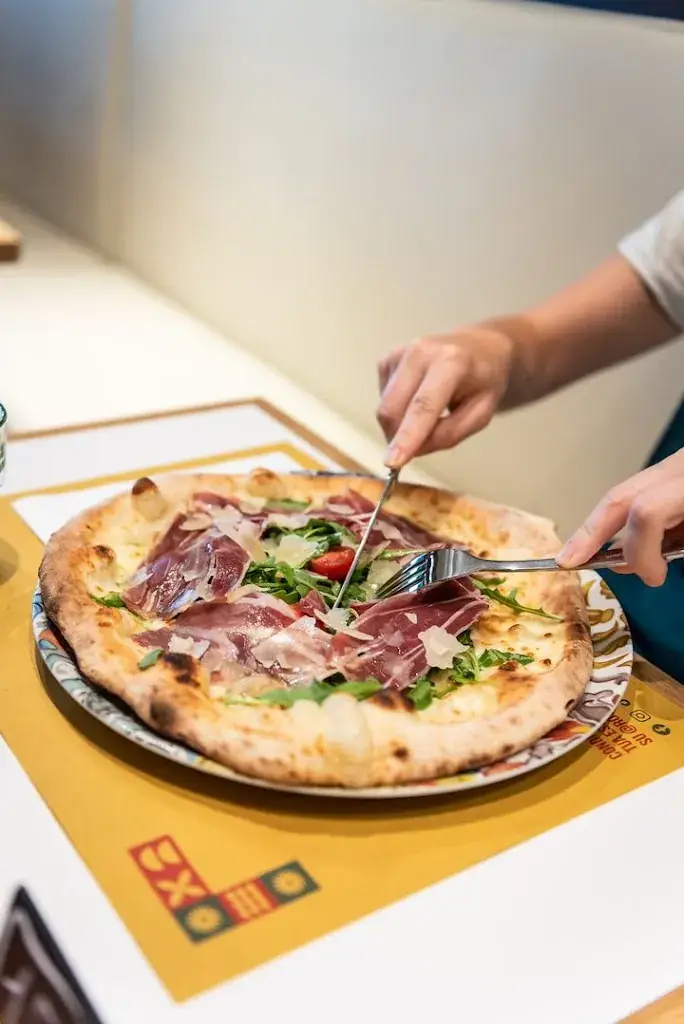 Rossopomodoro_Saint-Louis_slider_image_3