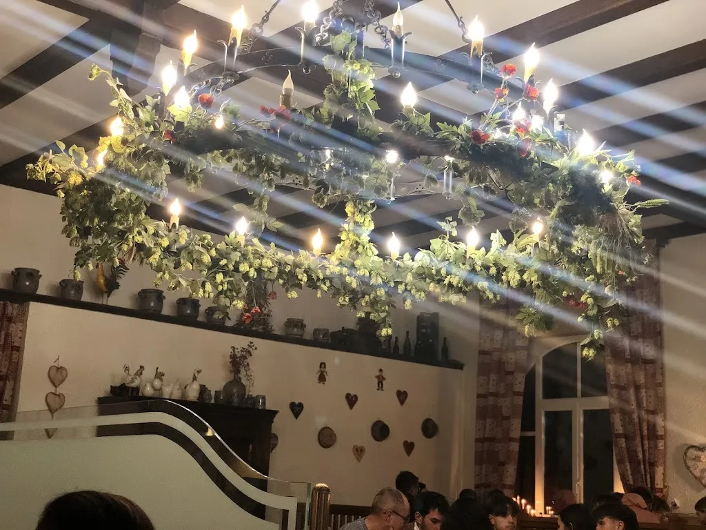 Alexa La Pietra_Aux Traditions d'Alsace_Berstett_review