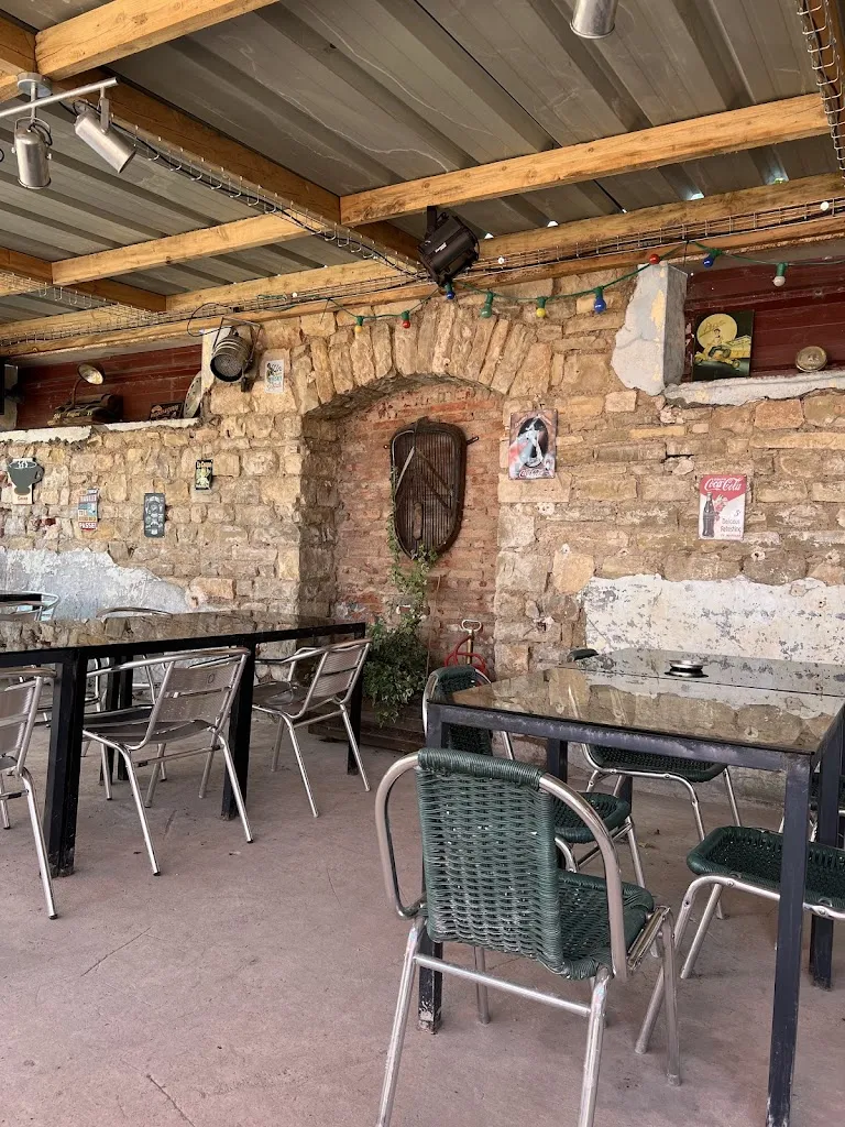 Clemens Blum_Chez Pascalou et Valou le kiosque à burgers_Roville-devant-Bayon_reseña