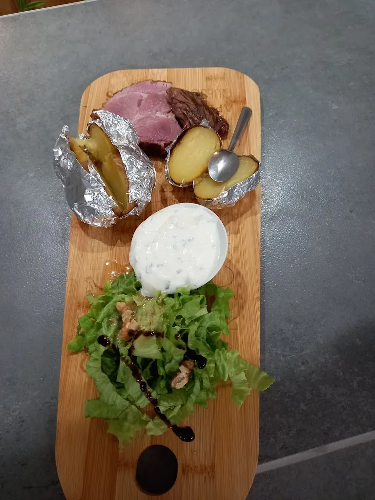 Restaurant Chez La Moon_Bainville-aux-Miroirs_slider_image_2