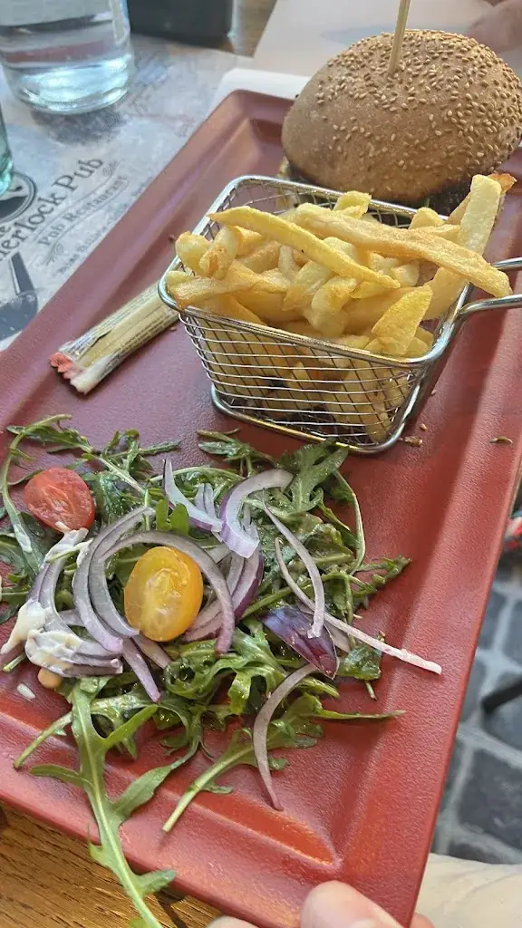 Markus Guderian_The Sherlock Pub - Restaurant Verdun_Verdun_review