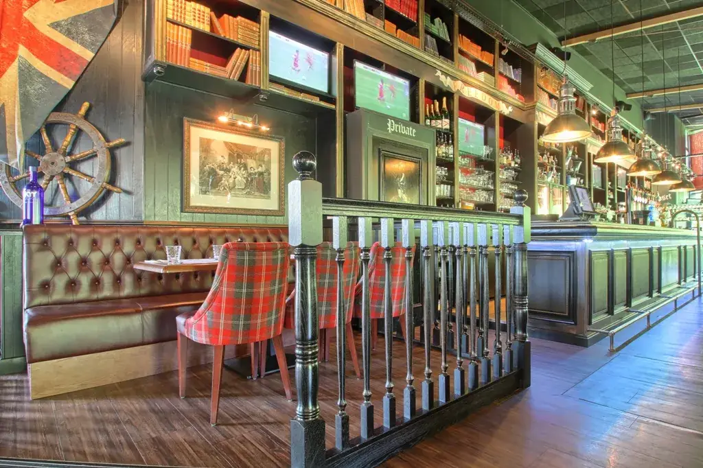 The Sherlock Pub - Restaurant Verdun_Verdun_slider_image_1