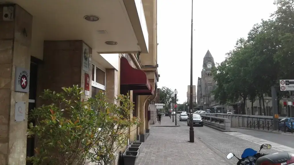 Peter Meuter_Le Club_Verdun_review