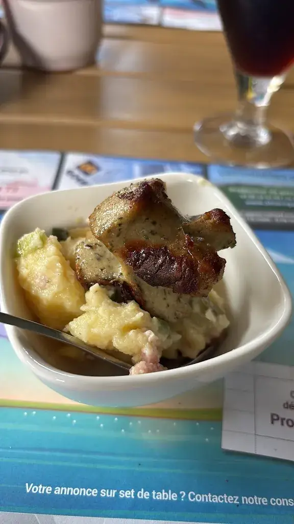 Hans-Peter Fekter_Aux Délices de la Coccinelle_Huttenheim_review